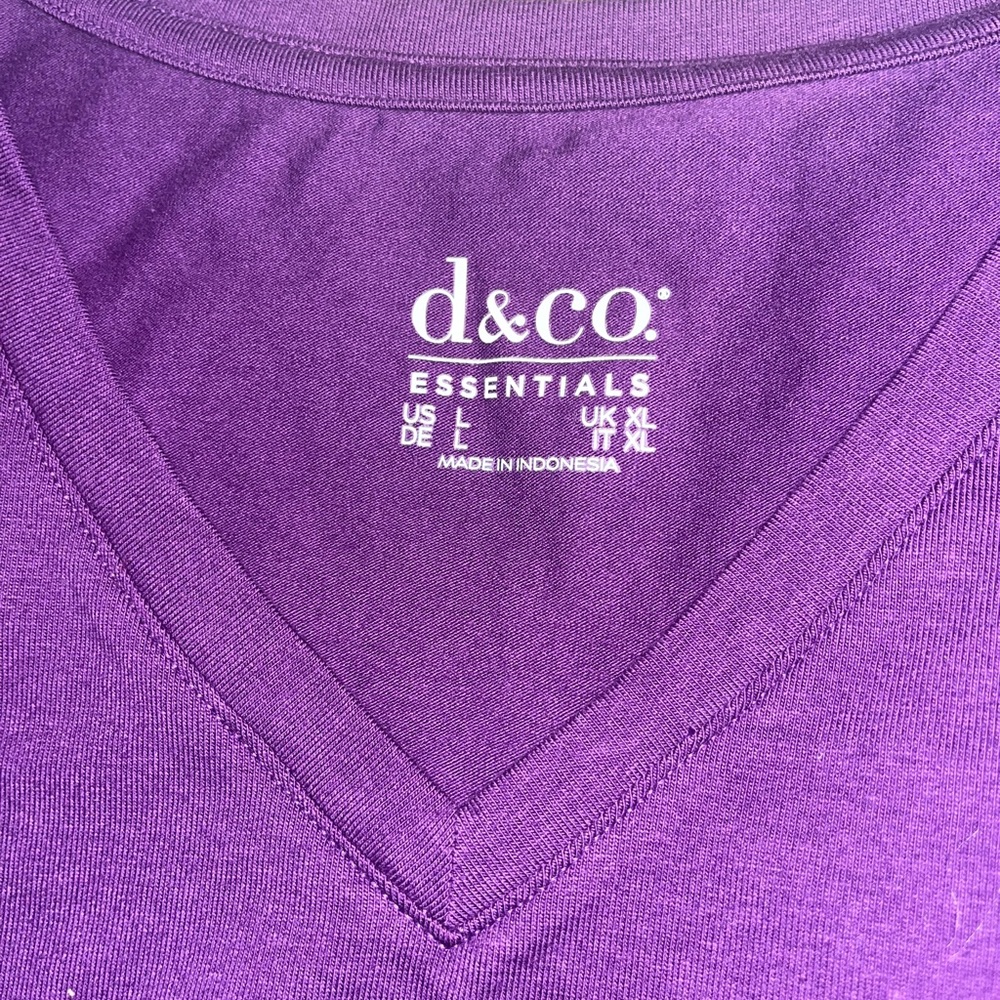 New, d&Co., Essentials, V-Neck, Size L, Purple, 
3/4 length sleeves - Picture 3 of 3